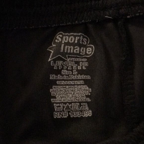 Shorts - Picture 3 of 5